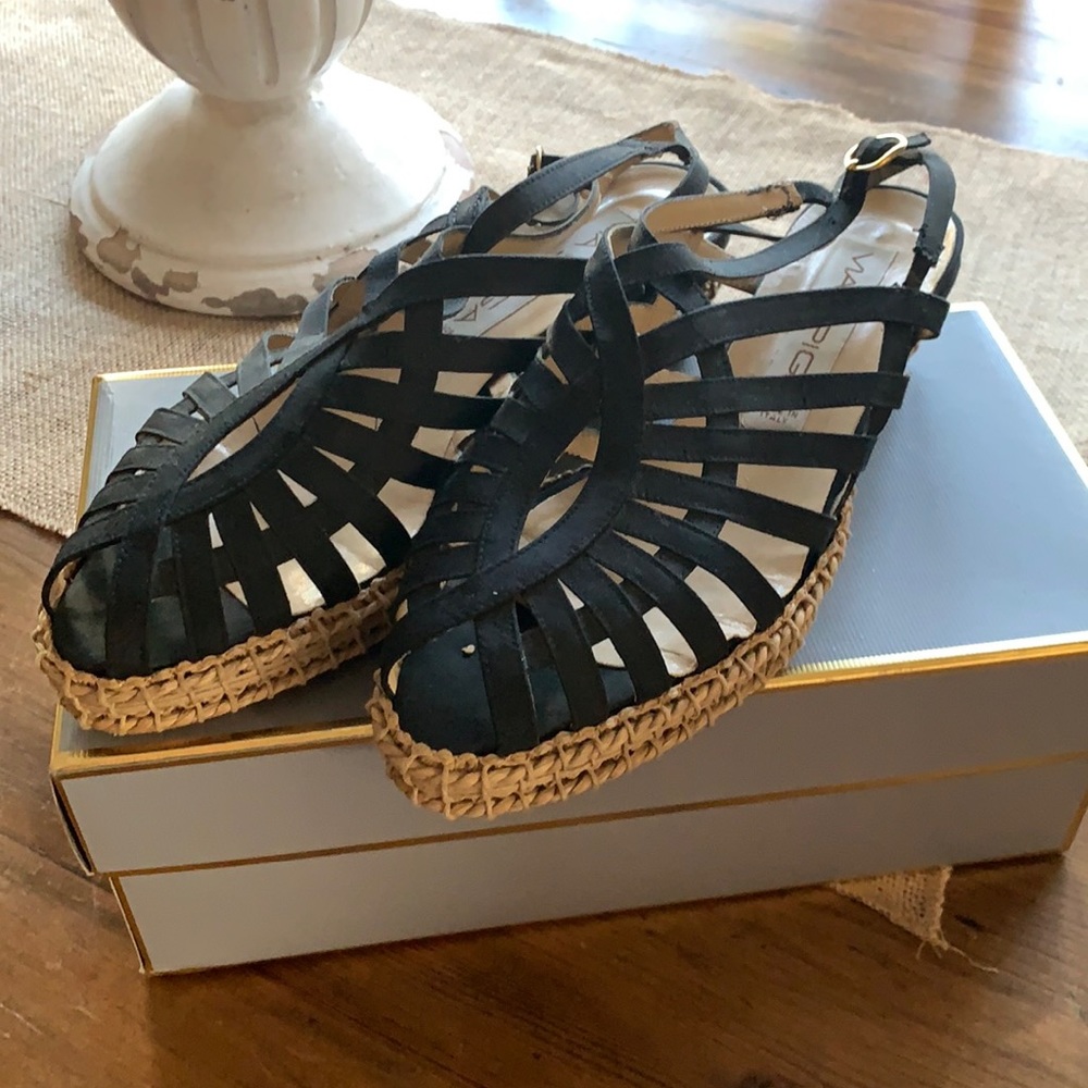 Shoes - Picture 1 of 3